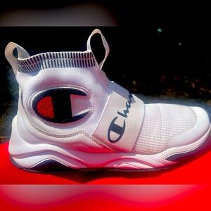 Size 11 champion shoes! Men’s Meloso rally pro shoes.